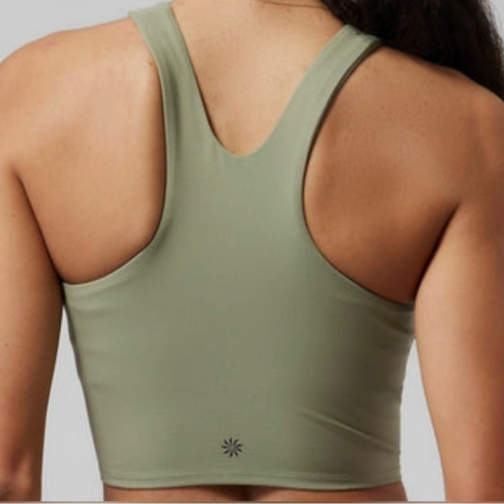 Athleta Conscious Crop